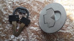 Gilera Piuma/SP02/GFR: Neuer Tankdeckel ohne Gilera Schriftzug