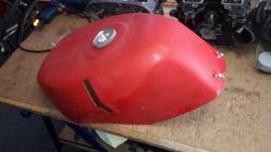 Gilera Piuma: Gebrauchter GFK Tank. Ultraleicht.