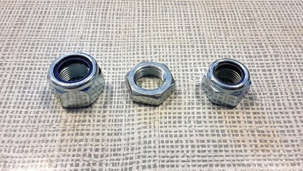 Gilera Saturno, RC 600, RC 600 C, RC 600 R, Nordwest: Neue Achsmuttern Hinterrad