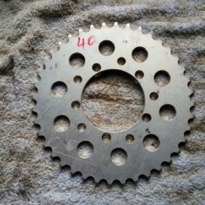 Gilera Saturno: Neues Kettenblatt Alu 40 Zähne