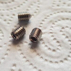 Gilera Saturno: Sicherungsmadenschrauben für Stummellenker