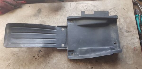 Gilera 600: Kotflügelmittelstück mit Reifenabdeckung, gebraucht – Bild 3