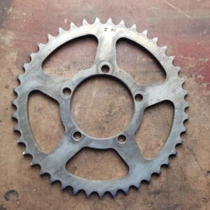 Gilera Saturno: Originales Stahl-Kettenblatt 43 Z